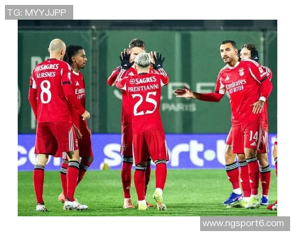 瑞天空报道曼联纽卡法兰克福争夺阿贾克斯17岁中场新星莫吉奥