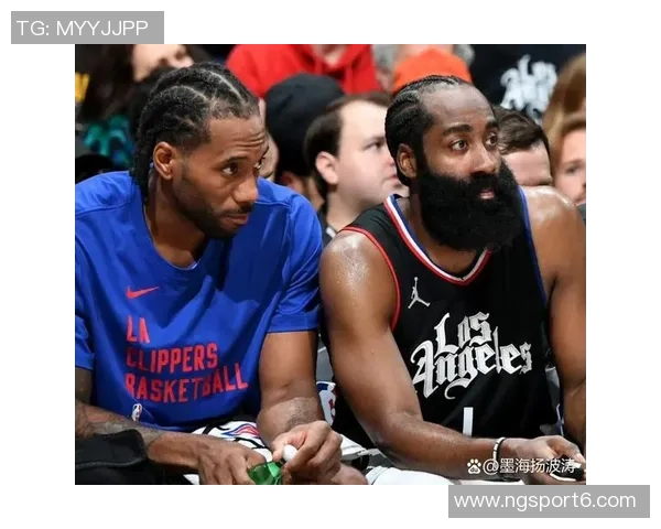 哈珀惊讶不已奎因交换球衣后又迅速要回自己的球衣真是搞笑瞬间 哈珀惊讶不已奎因交换球衣后又迅速要回自己的球衣真是搞笑瞬间