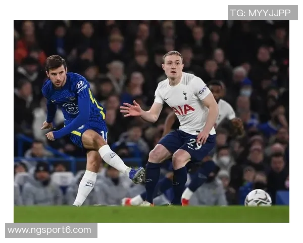 慈善拳击赛精彩上演切尔西传奇乔迪莫里斯战胜热刺名宿本特利 慈善拳击赛精彩上演切尔西传奇乔迪莫里斯战胜热刺名宿本特利